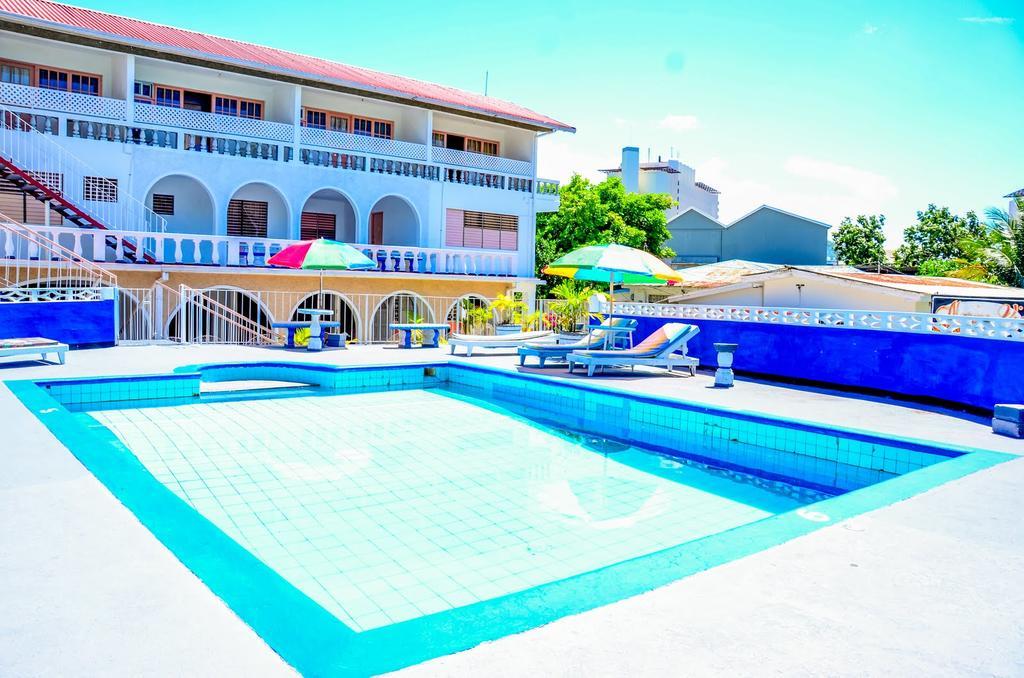 Marine View Hotel Ocho Rios Exterior foto